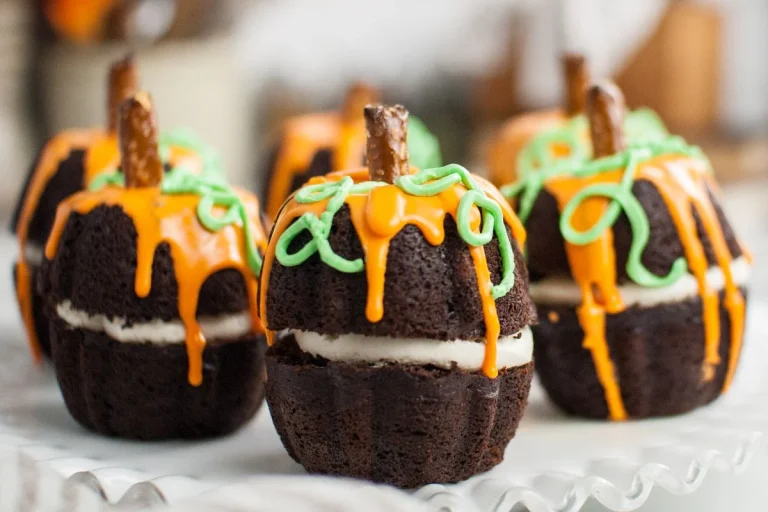 Halloween Chocolate Pumpkin Cake