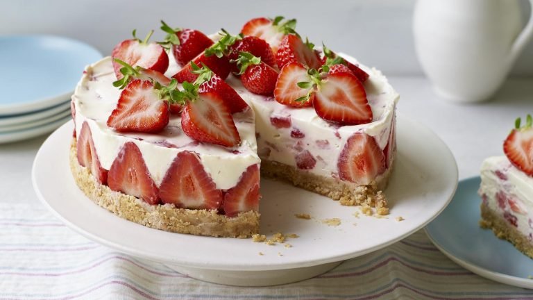 No-Bake Strawberry Cheesecake